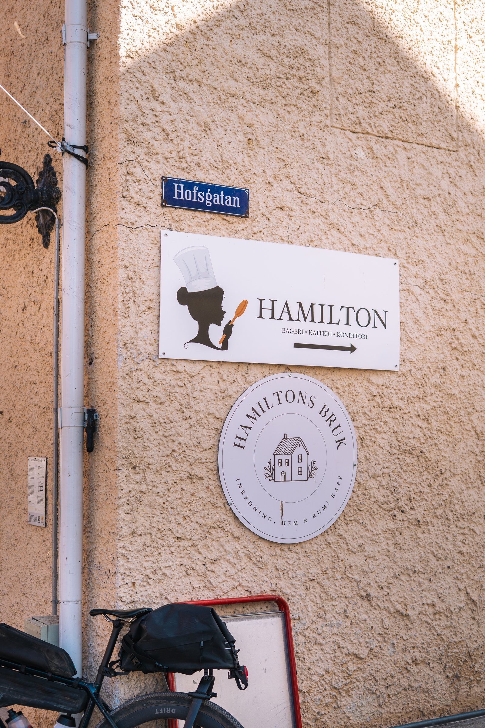 Hamilton bakery sign on Hovsgatan in Vadstena